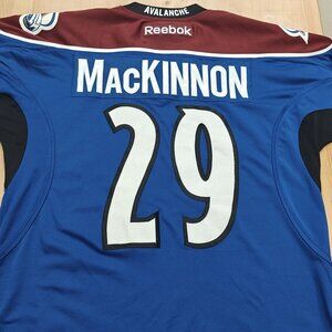 MacKinnon sz L NHL Hockey Jersey COLORADO AVALANCHE Alternate Blueberry Reebok